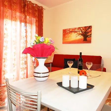 Anthony's Apartment Rom